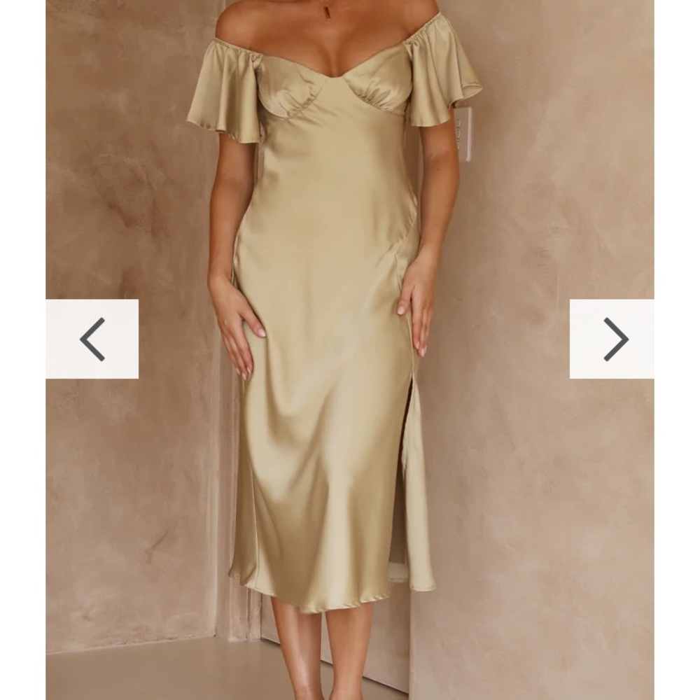 Billy J dress hight quality fabric and comes with a bag and tags it arrived in